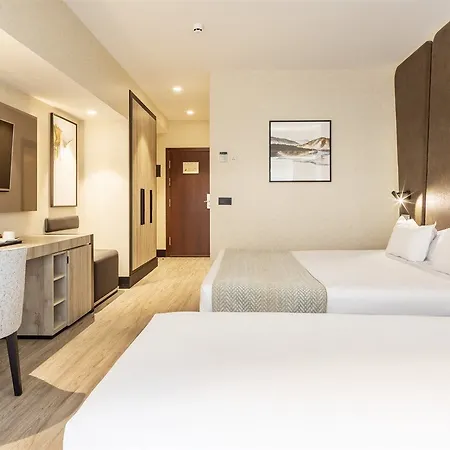 Ilunion Hotel