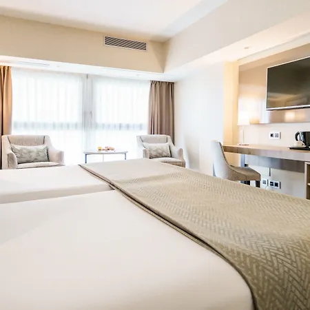 Ilunion 4* Малага